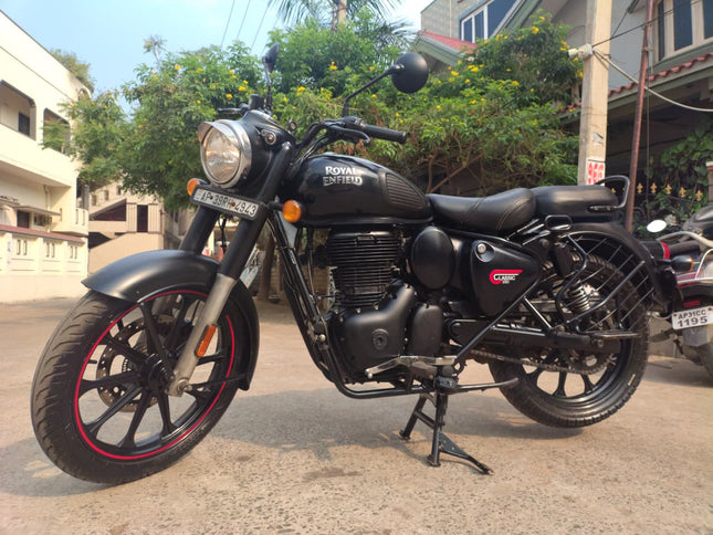 Royal Enfield Classic 350 2022 Model — Dark Stealth Black | 29,000 KM | AP39RH4943